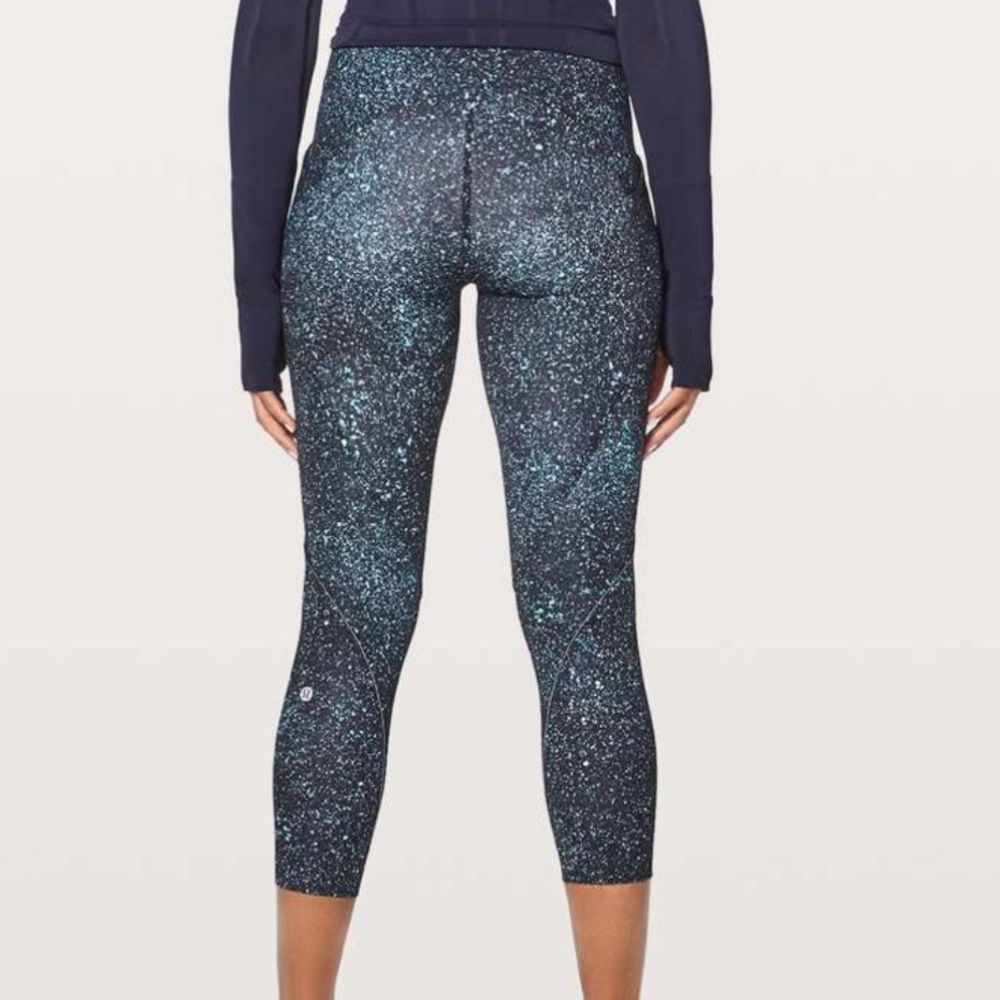 Lululemon Mineralize Galaxy Lead the Pack Crop 10 -Like new